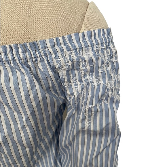 WHBM off the shoulder blouse with embroidered detail Size XS - Picture 4 of 9